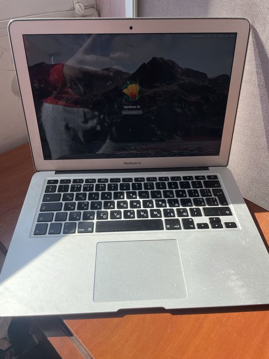 Продам Macbook air 13