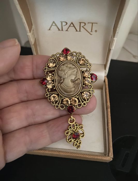 Broszka kamea vintage bogato