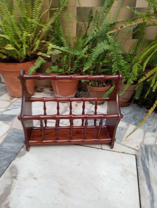 Porta revistas em madeira