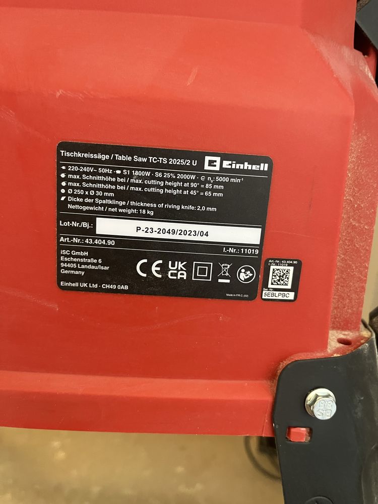 Bancada com Serra electrica