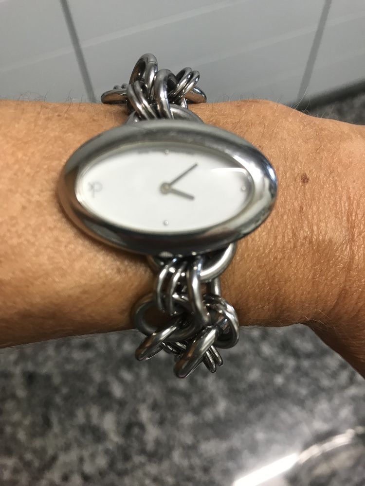 Relógio Calvin Klein c pulseira incorporada novo!