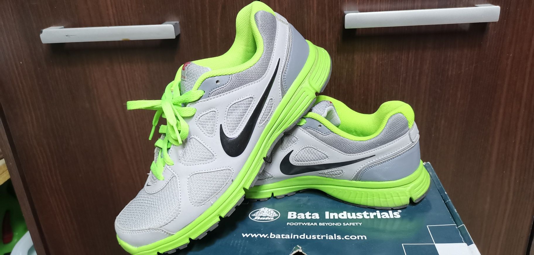 Nike 43EUR wkł. 27.5cm