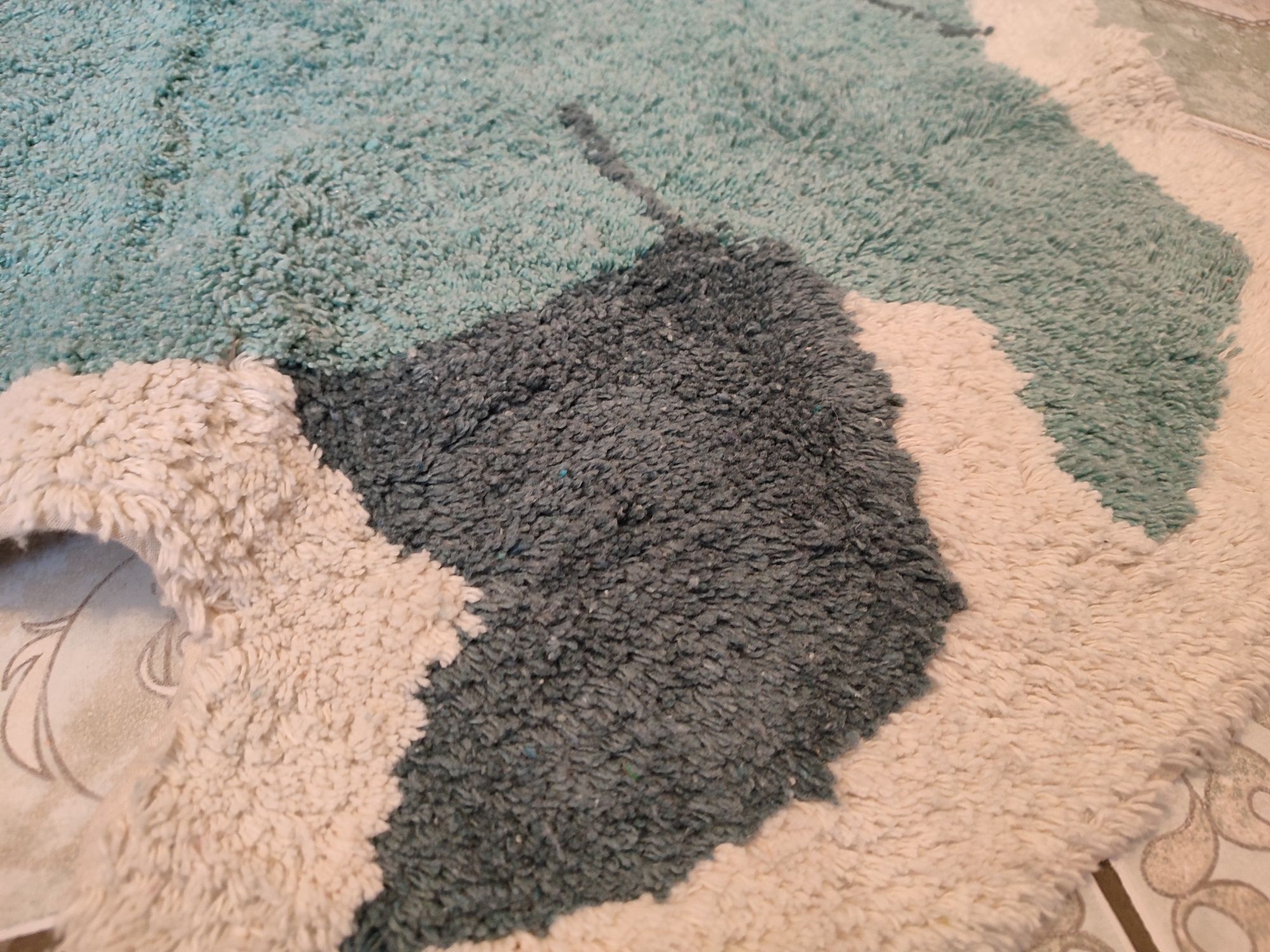 Nowy dywan do pokoju dziecięcego Dinozaur