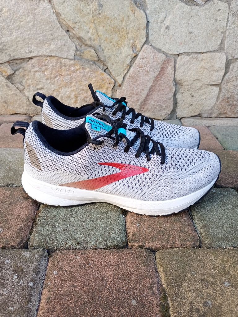 Кросівки Brooks Revel 4 42 / 42,5