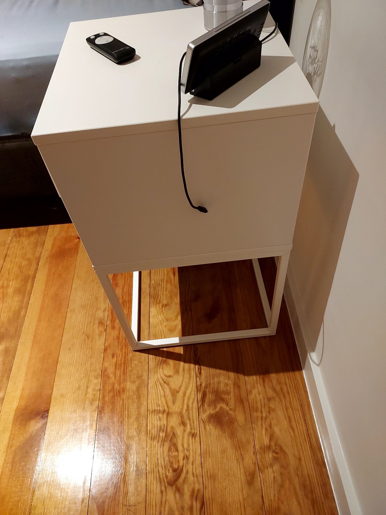Conjunto de mesas de cabeceira IKEA