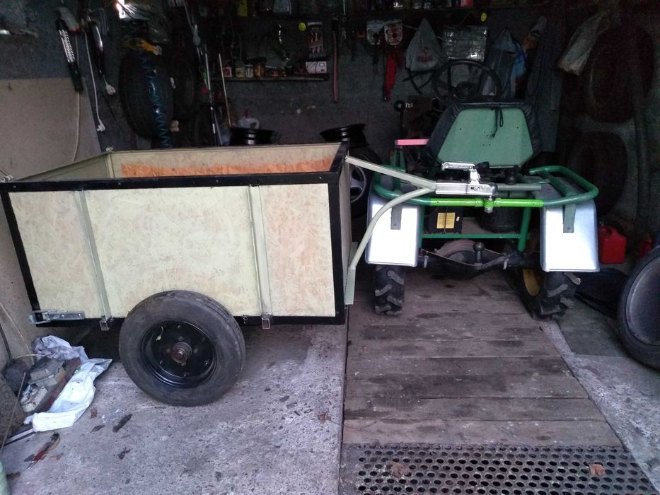 przyczepka do traktorka ogrodowego, wysokie burty, mocne koła i piasty