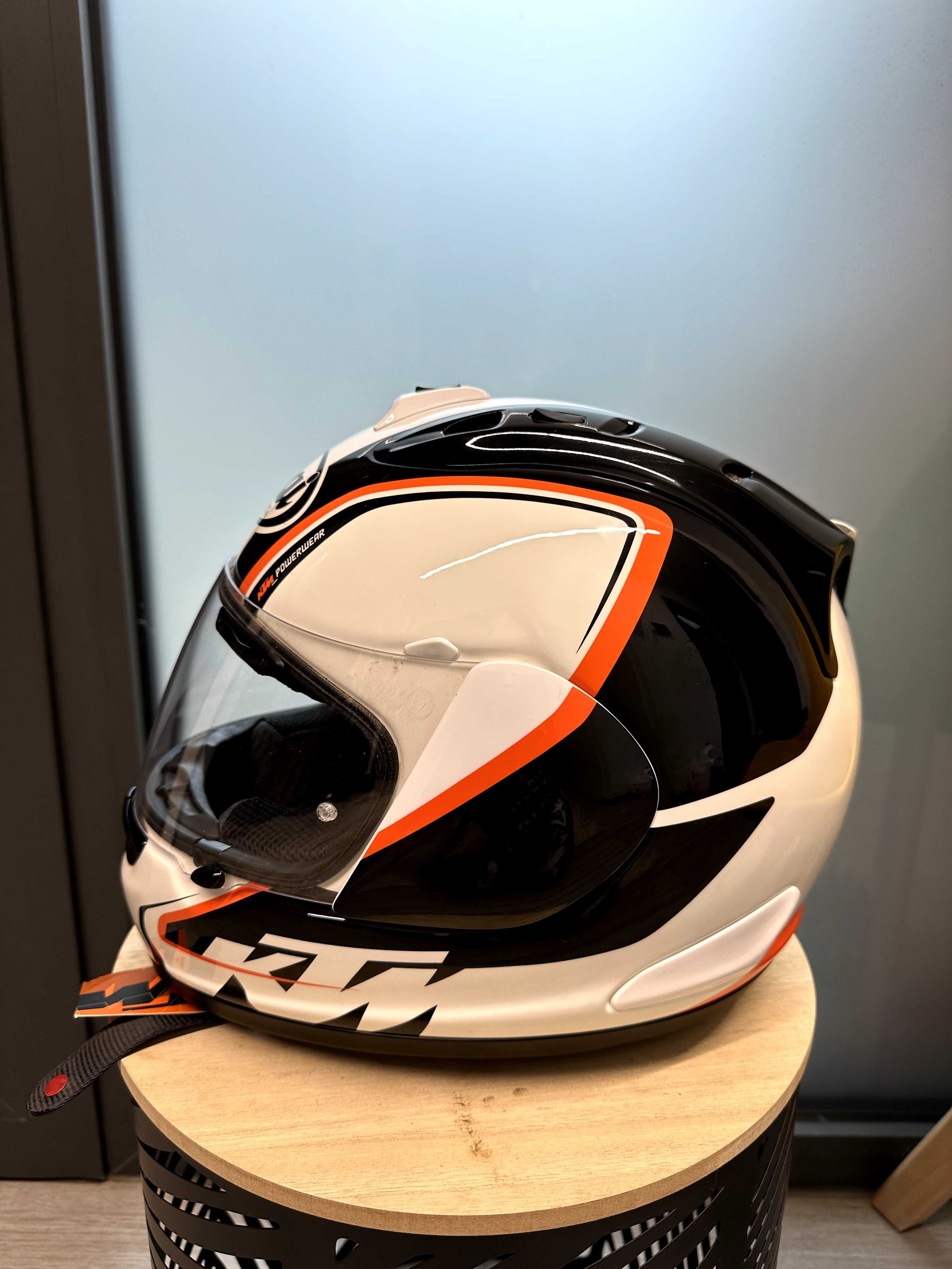 Arai RX-7 GP.  KTM