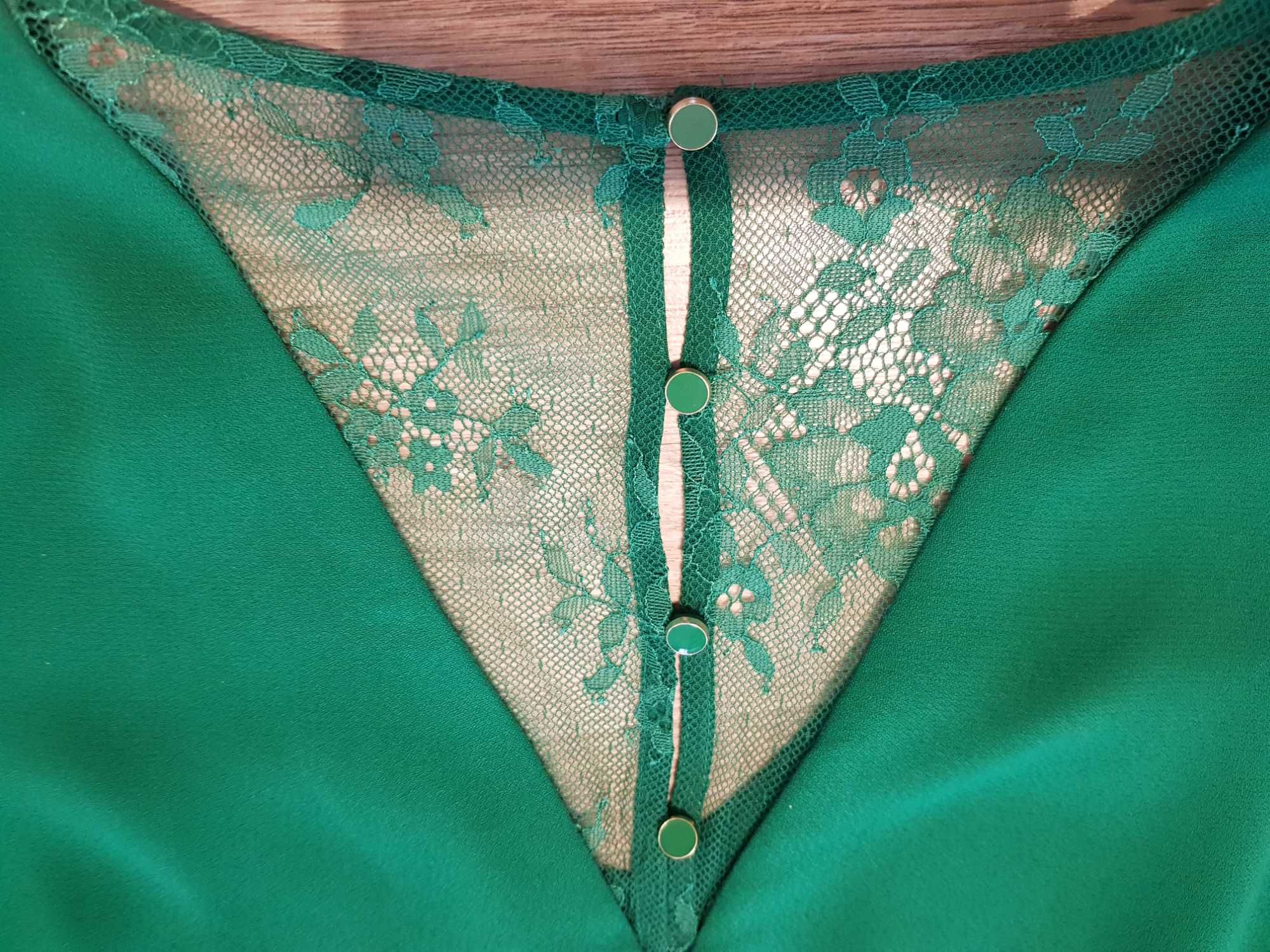 Camaieu sukienka damska S 36 z koronką na plecach zielona