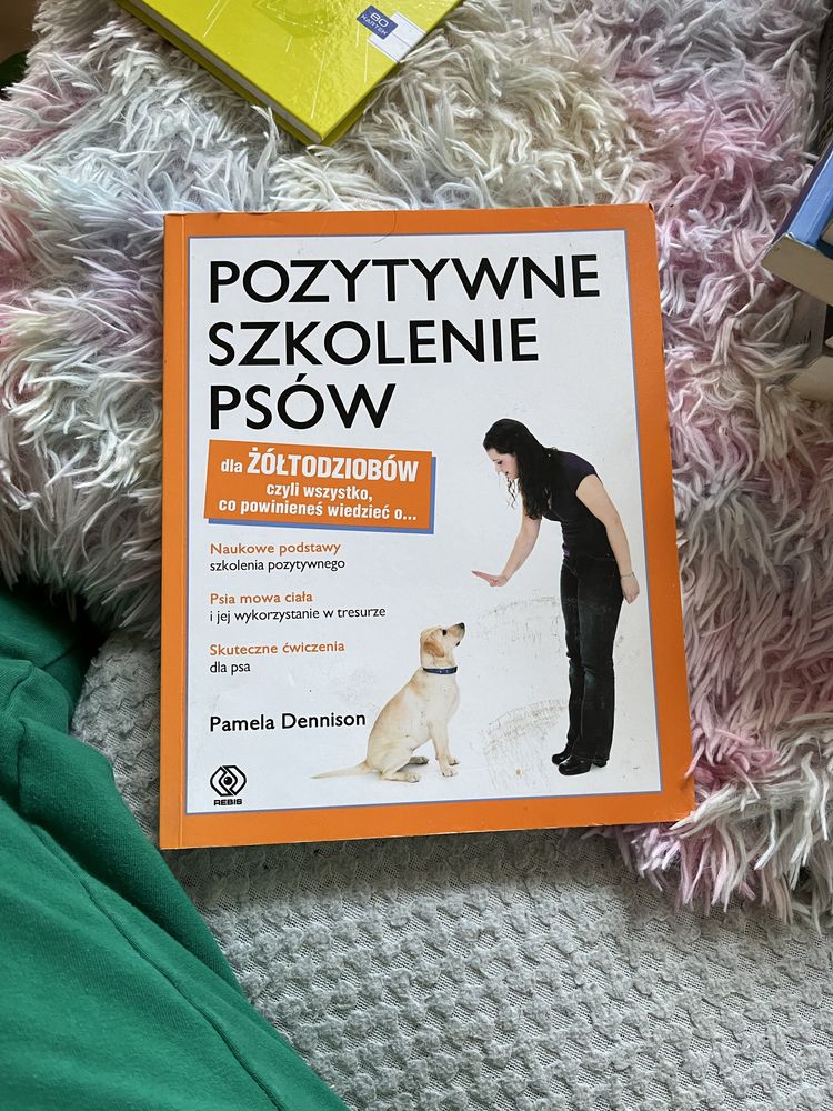 Książka pozytywne szkolenie psów dla żółtodziobów
