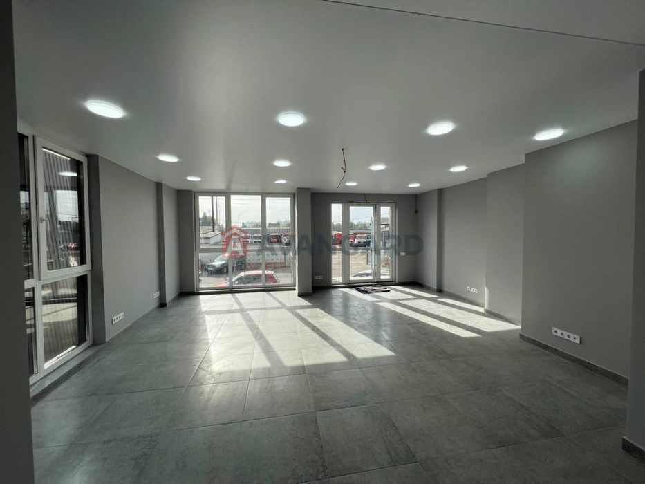 Продаж приміщення | Фасад | ЖК 'Метро Парк'| вул. Кам'янська 127А