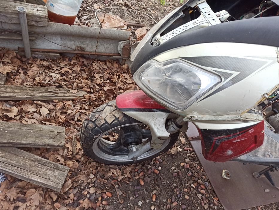 Продам скутер Вайпер Nova 150 куб