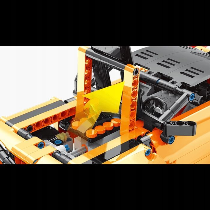 Klocki 545 el. Challenger z pilotem Mould King 15006