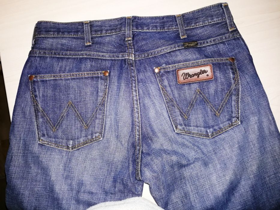 Продам новые джинсы фирмы "Wrangler" (Мальта).