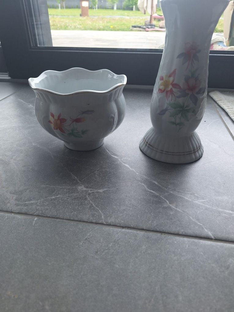 Doniczka na nóżce na stojaku porcelanowa porcelana