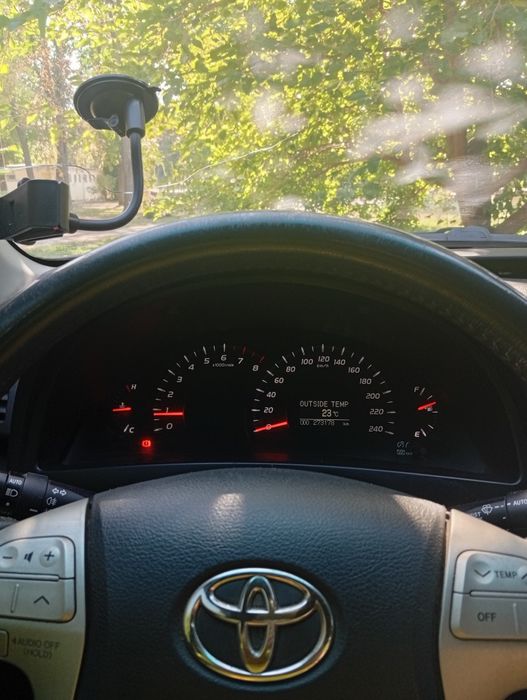 TOYOTA Camry40 продам