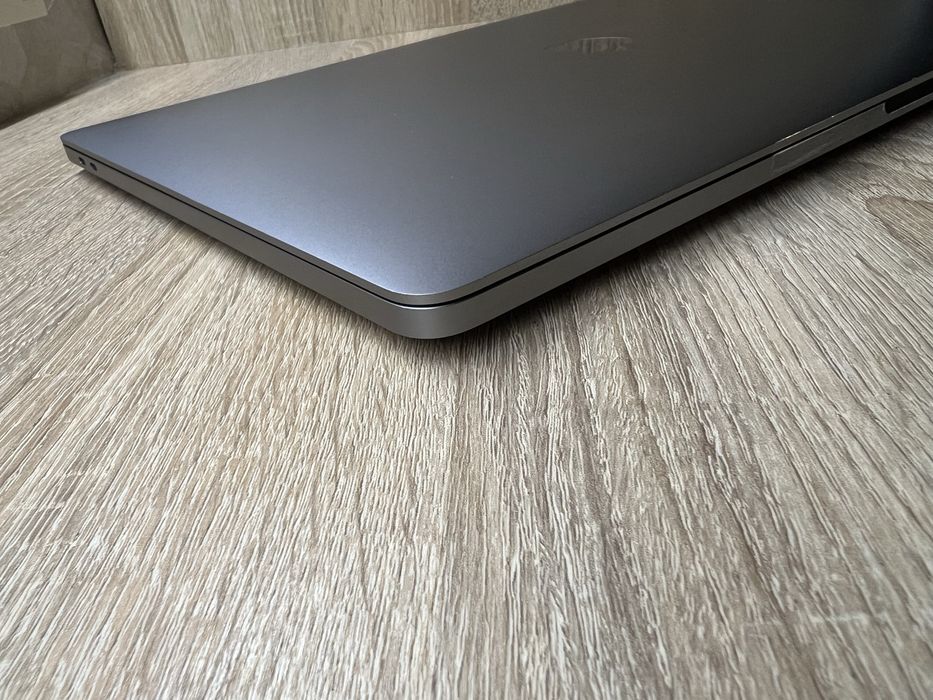 MacBook Pro 16' 2019 A2141 /i7 6-Core/16Gb RAM/512GB SSD/4Gb