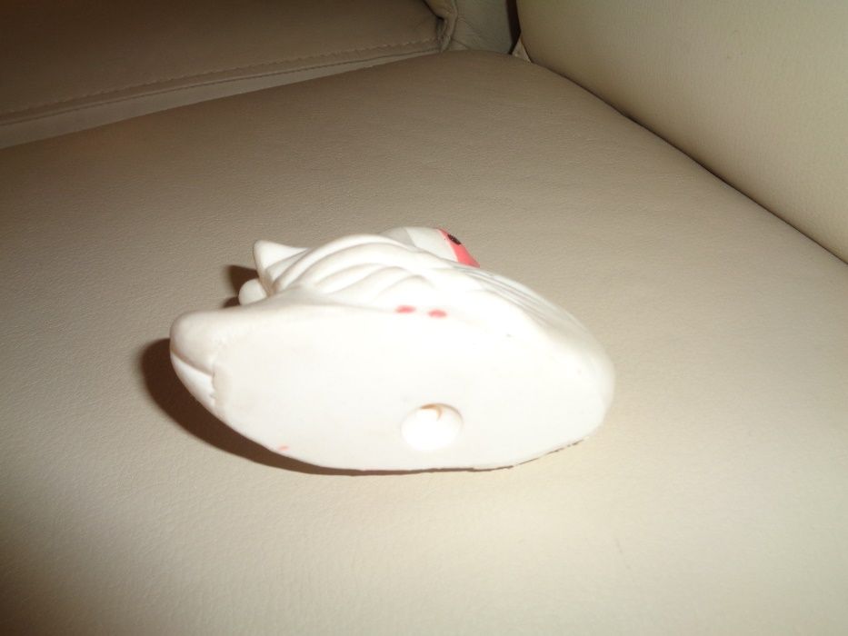 PRL unikat vintage NOWA stara gumowa zabawka do kąpieli biały łabędż