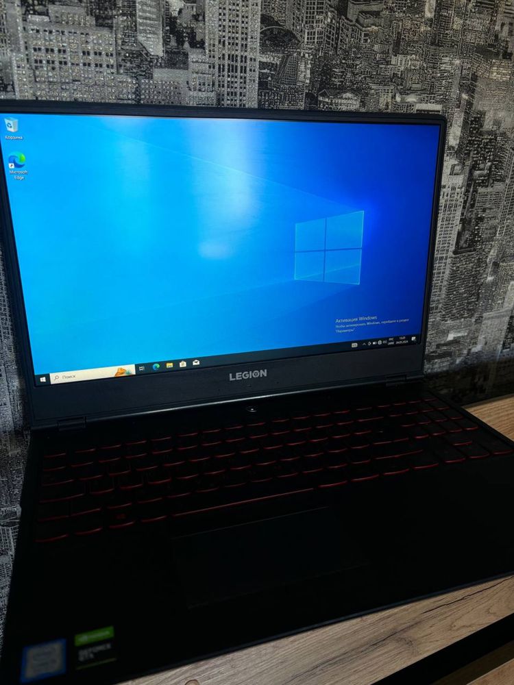 Lenovo legion Y7000 81t0