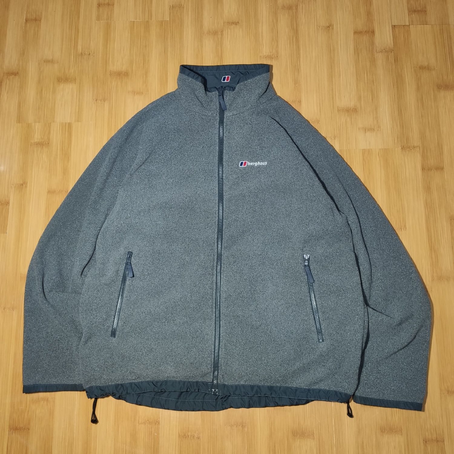 Куртка Berghaus в новому стані