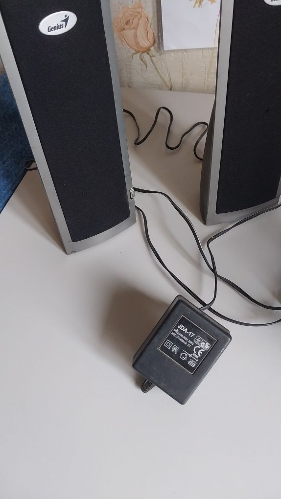 Продам компьютерные колонки проводные Genius  Sp-j10.