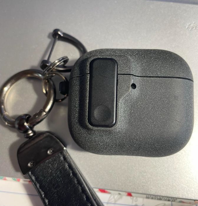 Чохол на AirPods 4 сірий з ремінцем