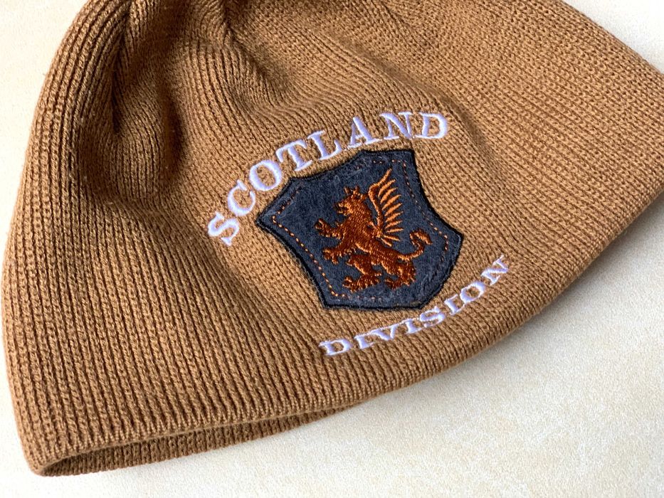 Теплая коричневая детская шапка Scotland division