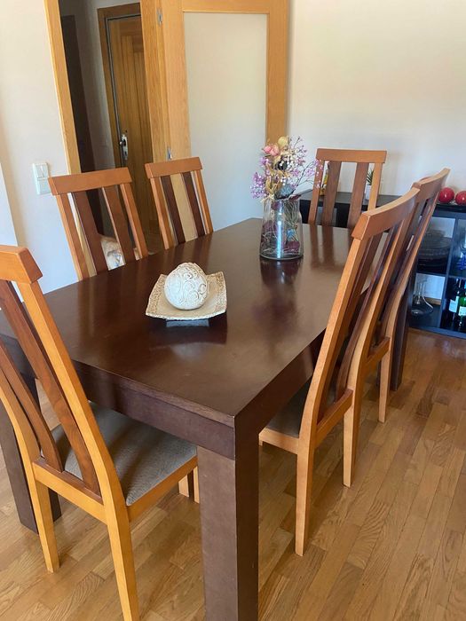 Conjunto de mesa de jantar extensível e 6 cadeiras