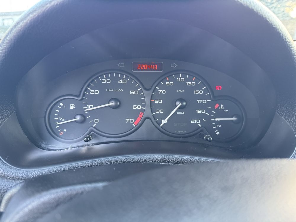 PEUGEOT 206 (1.1)