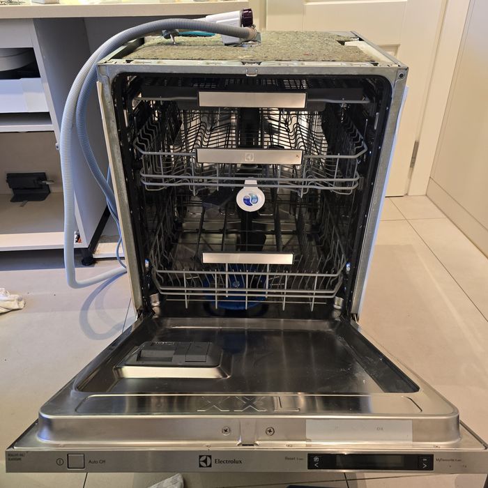 Electrolux ESL8810RA, premium 2015 rok, (myje, ale nie grzeje)