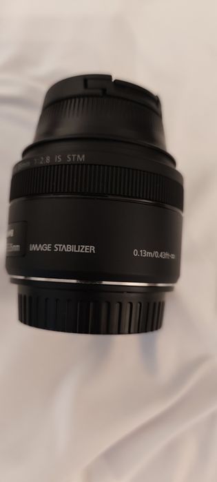 Canon Single Focus Macro Lens EF-S35mm F2.8 IS