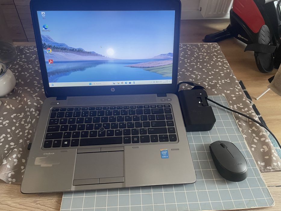 Laptop hp elitebook 840g2 plus stacja dokujaca hp