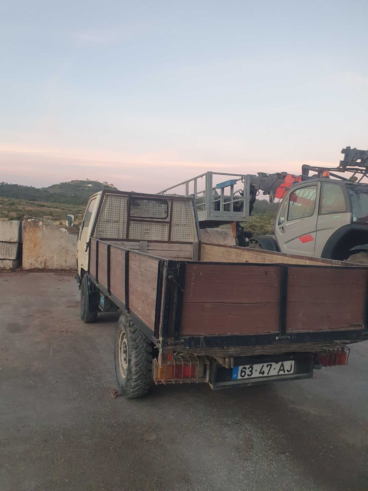 Toyota Dyna 150 caixa aberta