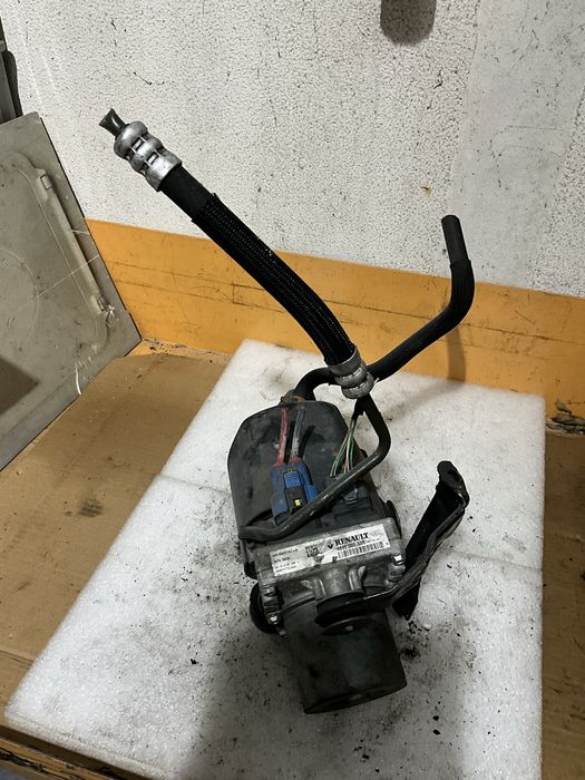 Bomba de direçao assistida Renault Laguna III