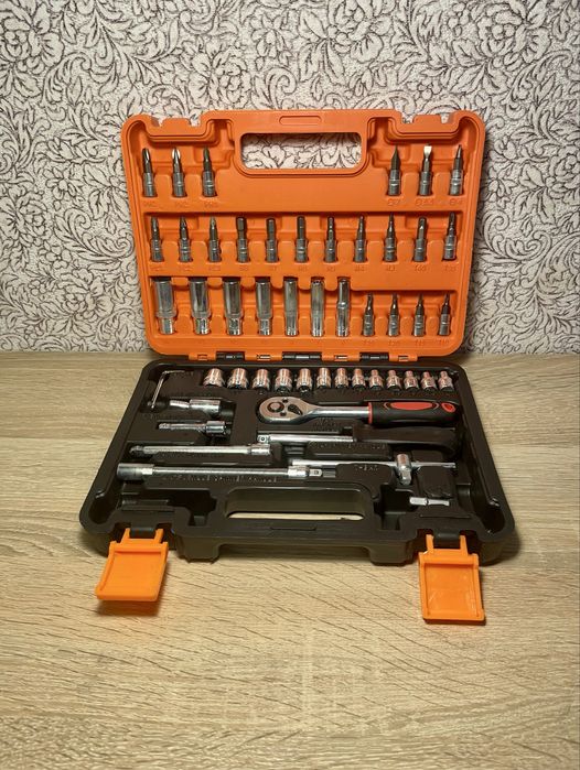 Набір інстументів 54 одиниць з трещіткою набор инструментов