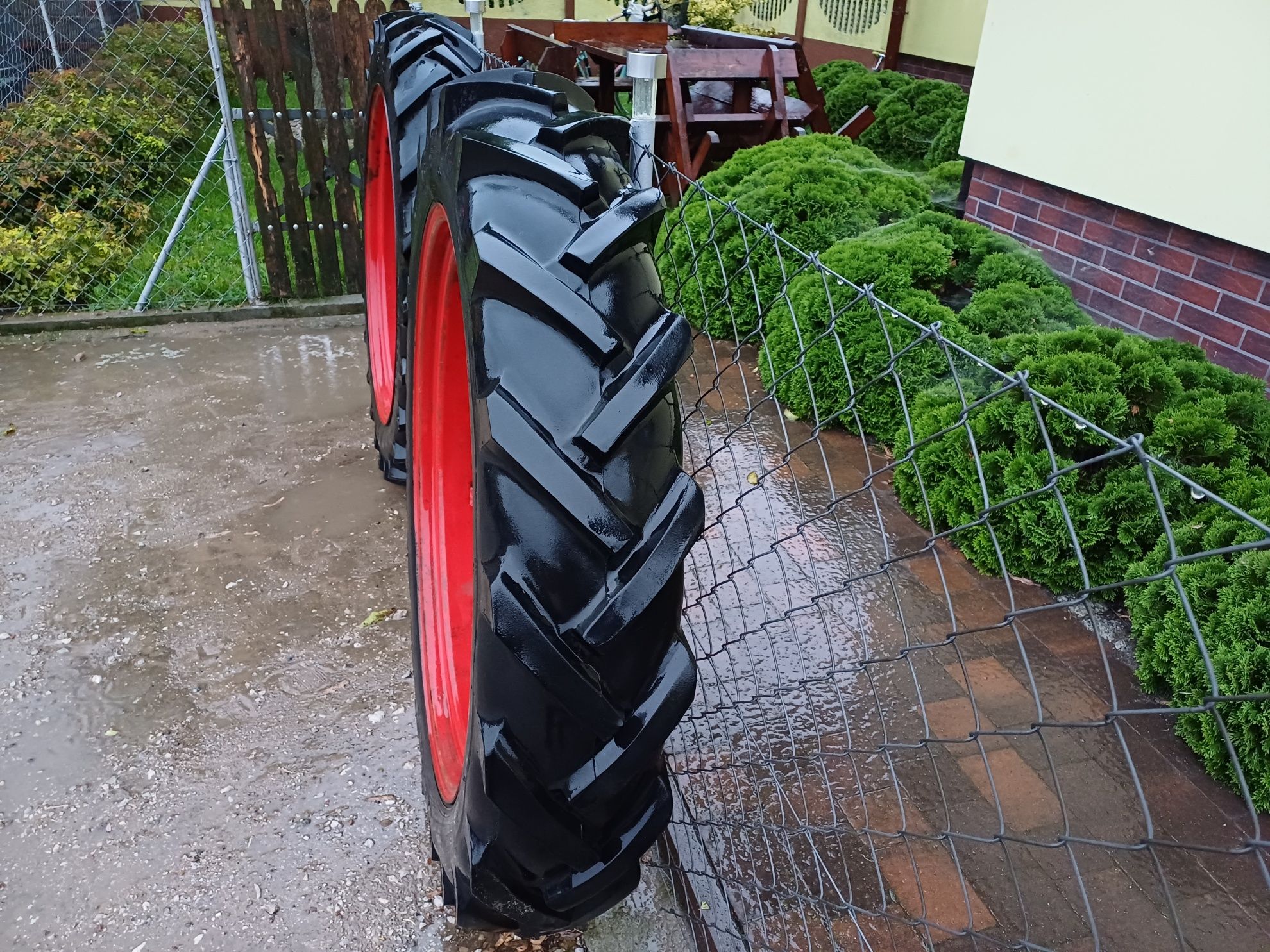 Wąskie koła 9.5 - 36 do międzyrzędzi Ursus C-360, Zetor