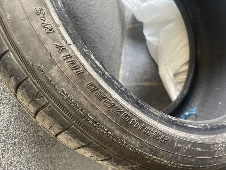 Шини 255/40/r20 falken azenis