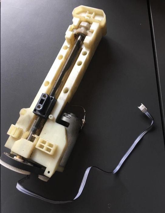 Napęd zaparzacza ekspresu De'Longhi