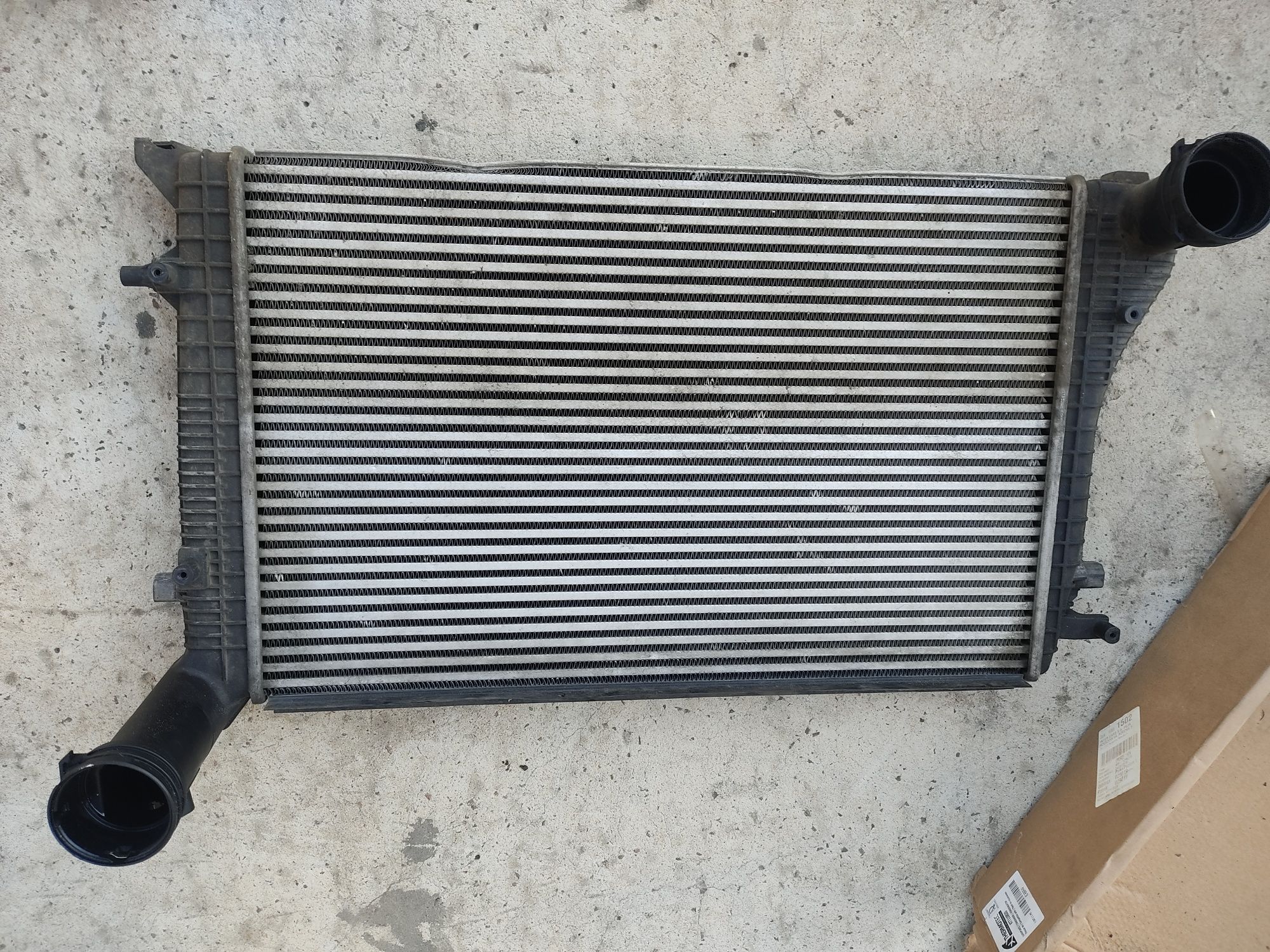 Радіатор інтеркулера vw 1K0145803AL