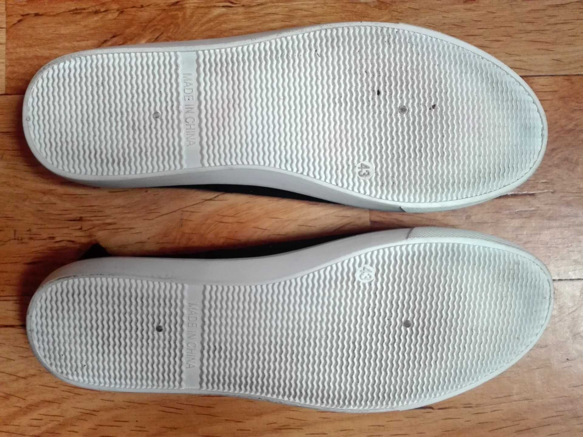 Buty żeglarskie męskie mokasyny czarne z białą podeszwą rozmiar 43.