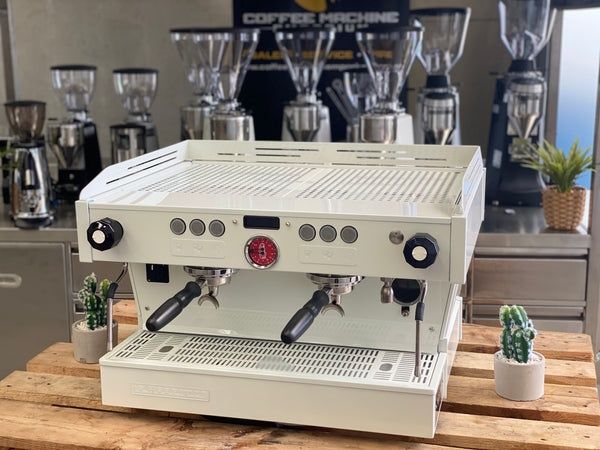 Профессійна кавомашина La Marzocco Linea PB AV 2 групи