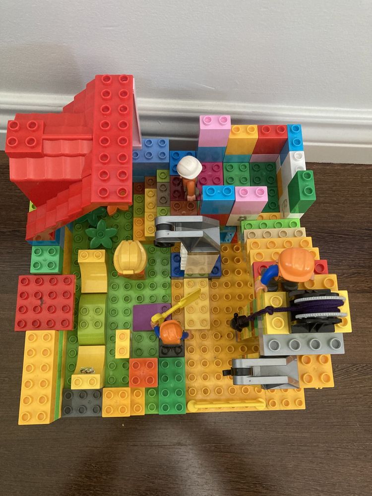 Klocki Lego Duplo zestaw duży i figurki