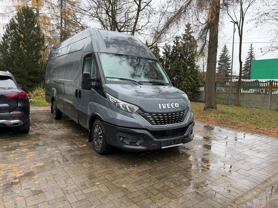 Iveco Daily 35S18  Iveco Daily 180km 3.0 diesel full opcja niski przebieg 86k