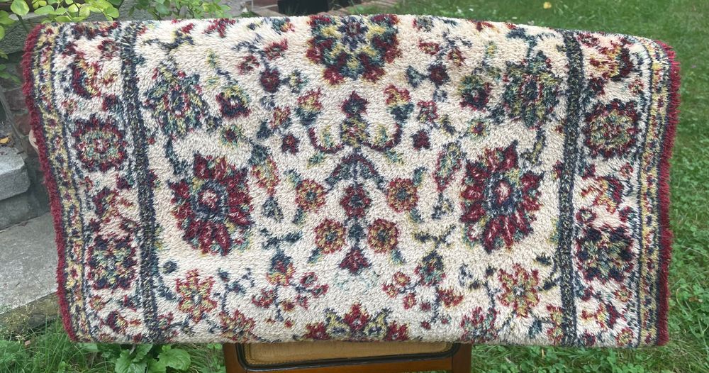 Dywan chodnik 140 cm x 67 cm.