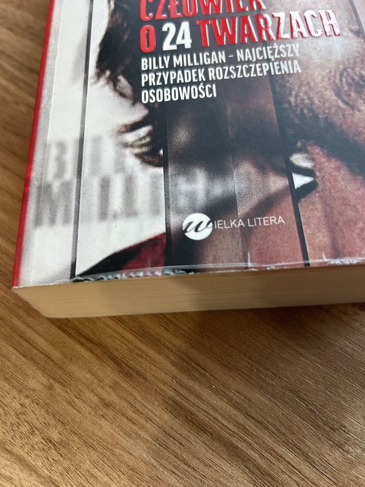 Człowiek o 24 twarzach