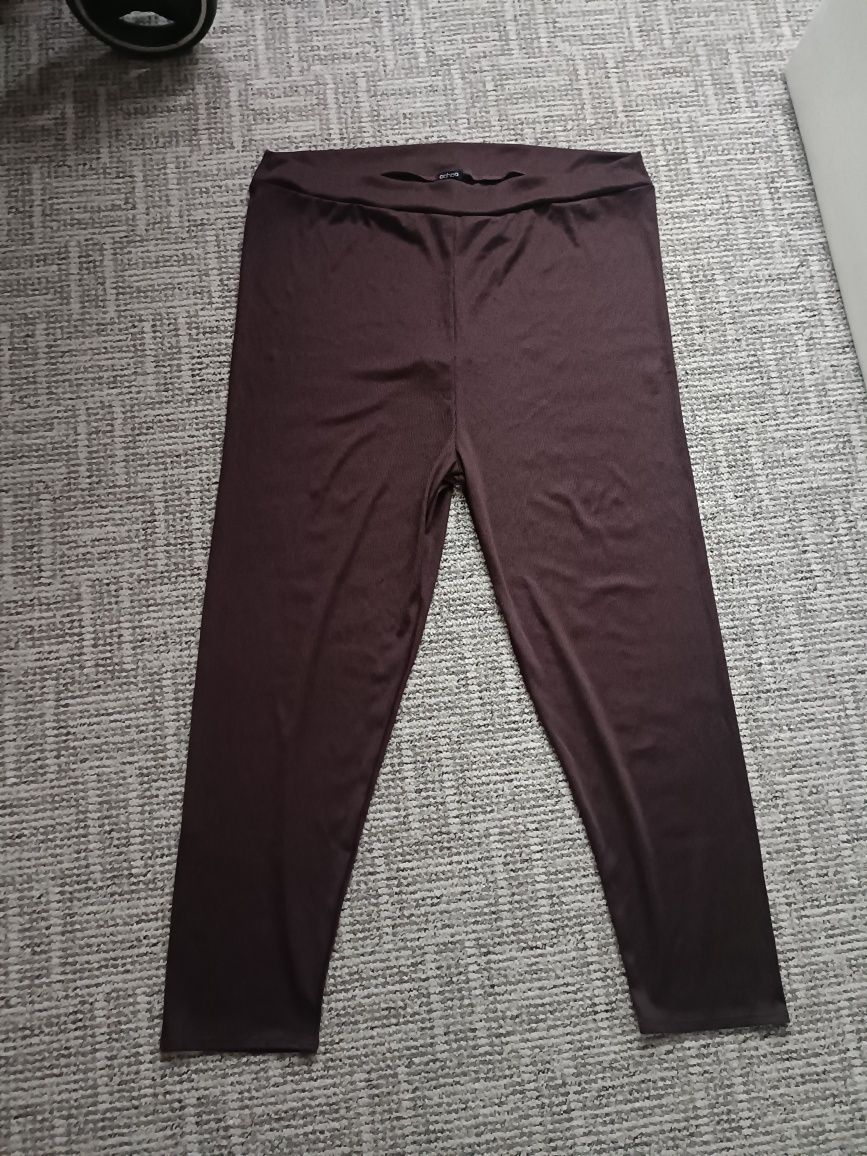 Spodnie legginsy prążkowane