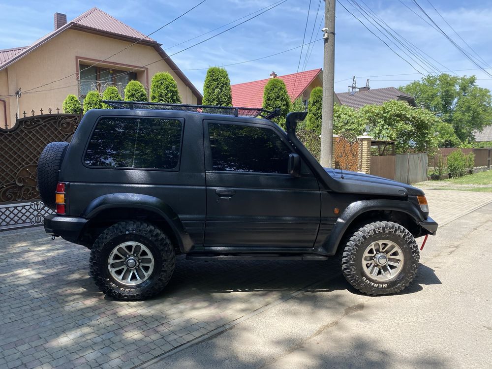 Mitsubishi Pajero 2
