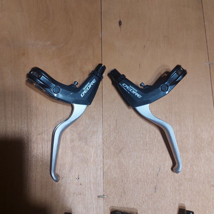 Zestaw Hamulce i Klamki Shimano Deore M590 / M591 V-Brake