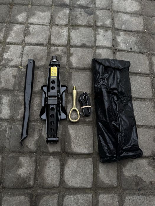 Домкрат Chrysler PT Cruiser