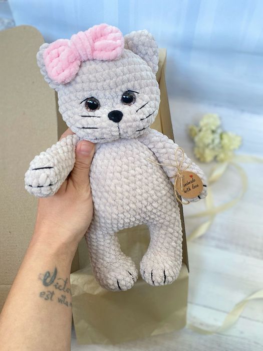 Котик вязаний гачком, сімʼя котиків