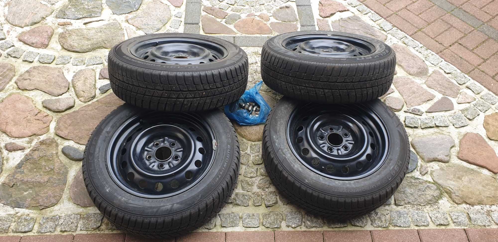 Opony zimowe R16 195/60 z felgami 5x114.3 ET 40 Nissan Pulsar
